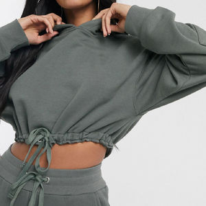 Ensemble de survêtements personnalisés pour femmes, crop top à capuche avec poche cargo, ensemble de jogging pour femmes, survêtement d'entraînement, ensemble de jogging pour femmes, ensemble 2 pièces - Product Image 2