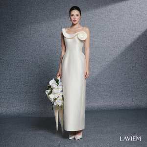 Robe élégante à col halter, coupe évasée, motif floral 3D, manches courtes, style formel, romantique, féminin, design sophistiqué pour les fêtes - Product Image 3