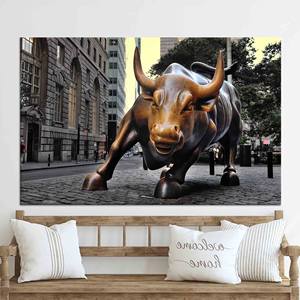 Majestuosidad Urbana: Impresión en Lienzo con Diseño de Toro de Nueva York, Decoración Moderna de Paisaje Urbano, Lienzo Enrollado - Product Image 1