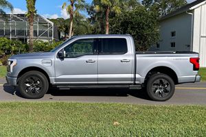 FORD F-150 LIGHTNING LARIAT USADO, Volante a la Izquierda/Derecha - Product Image 3