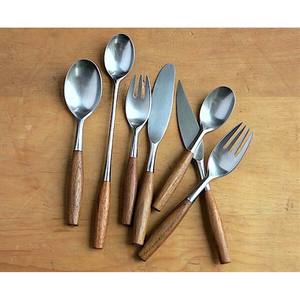 Juego de cubiertos chapados en plata de acero inoxidable real Diseño moderno de juego de cubiertos de acero inoxidable con mango de diseño redondo de madera - Product Image 2
