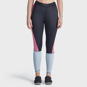 Pantalones de Yoga de cintura alta de algodón 100% para mujer, transpirables, elásticos de cuatro vías, con logotipo bordado para uso en el gimnasio, fabricados en Pakistán - Product Image 2