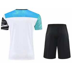 Tenues de football sur mesure en gros, haute qualité, pour adultes, avec nom et numéros d'équipe personnalisés, respirantes, écologiques et légères - Product Image 2