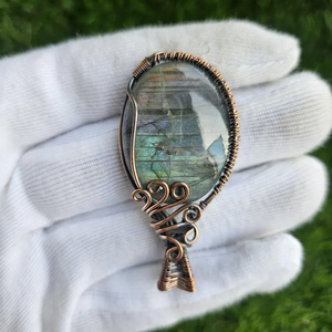 Élégant pendentif en Labradorite de forme ovale de designer de 25x30mm en métal plaqué or pendentif pour cadeau d'anniversaire et elle - Product Image 2