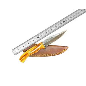 Cuchillo Skinner de Acero de Damasco Hecho a Mano con Mango Azul de 8 Pulgadas, Único y Coleccionable con Funda de Cuero - Product Image 2