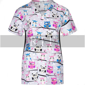 Haut de gommage médical à col en V imprimé léger et extensible pour infirmières par Raw to Fine - Product Image 5