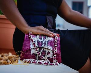 Mini Bolso Bandolera de Piel Sintética con Estampados de Animales y Asa de Cadena para Mujer - Estilo Casual para Uso Publicitario - Product Image 4