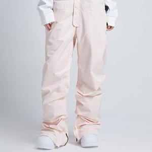 Bavettes de ski pour femmes personnalisées OEM pantalon de neige imperméable isolé avec tissu respirant et marque de distributeur pour les sports d'hiver - Product Image 3