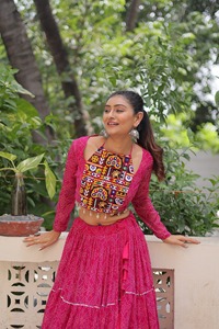 Navratri Faux Georgette Bandhej Print avec Gotta Patti Lace Lehenga Choli Work Exportateur mondial de Surat - Product Image 2