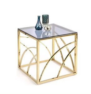 Table d'appoint de canapé en plaqué or Décoration de chambre au design unique Table d'angle en métal de qualité export fabriquée à la main - Product Image 3