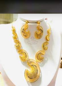 Germany Spain Switzerland Italy FASHION JEWELLERY <b>BUTTERFLY</b> EARRINGS STUDS 18K GOLD PLATTED for GIRL and WOMEN - Product Image 4