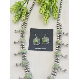 Collier et pendentif Squash Blossom en or Sonoran, turquoise et argent sterling de Thomas Francisco – Bijoux culturels de collection - Product Image 5