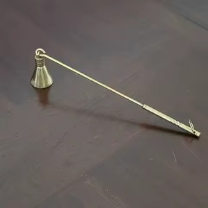 Éteignoir à bougie en métal pour décoration intérieure moderne Outil d'extinction de bougie artisanal pour une ambiance relaxante aux chandelles - Product Image 6
