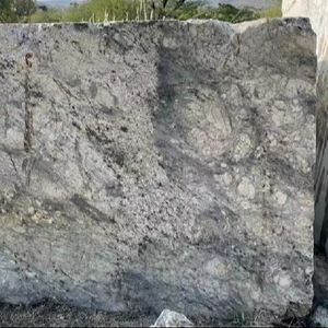 Bloc de granit Blue Dunes - Mélange de tons bleu gris vert, brun terreux, mouches dorées, 100% naturel, durable, pour sol, chambre à coucher, salon - Product Image 1