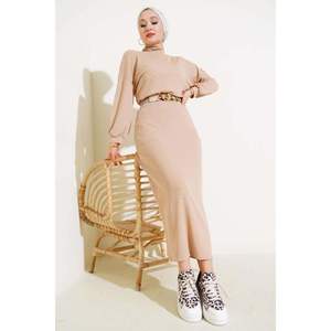 Ensemble Jupe Demi Col Roulé en Velours Côtelé 2 Pièces Beige - Product Image 1