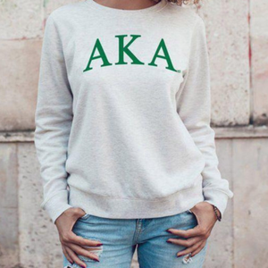 Sudadera con Cuello Redondo y Letras Griegas Arqueadas AKA, Blanca con Letras Griegas Verdes Bordadas Personalizadas, Sudadera con Cuello Redondo para Hermandades - Product Image 6