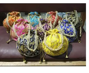 Bolso de Mano con Asa de Perlas Bordadas, Bolso de Mujer, Bolso Potli con Cordón para Boda, Bolsos de Boda, Bolso Potli Étnico Indio, Bolso Potli de Diseñador - Product Image 1