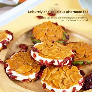 Rebanadas <span class=keywords><strong>de</strong></span> <span class=keywords><strong>Almendra</strong></span> Horneadas, Galleta Semiblanda con Relleno <span class=keywords><strong>de</strong></span> Queso y Té, <span class=keywords><strong>Galletas</strong></span> Tipo Sándwich <span class=keywords><strong>de</strong></span> Turrón, Repostería Tradicional China, Sabor Original - Product Image 3