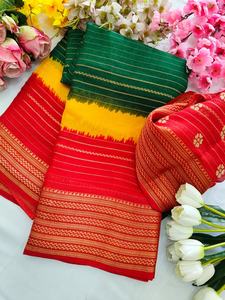 Magnifique sari moderne en soie Marshmallow avec bordure jacquard et doublure jacquard Zari sur toute la surface, et chemisier assorti. - Product Image 2