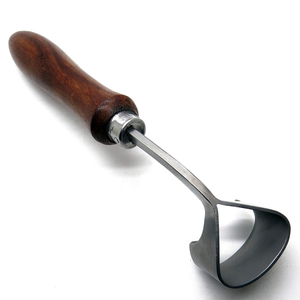 Instrumento de acero veterinario ligero, cuchillo para pezuña para el cuidado de los caballos, cuchillo para pezuña con mango de madera de acero inoxidable - Product Image 1