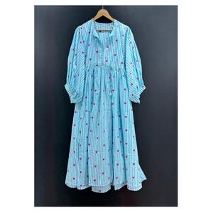 เดรสมิดิแต่งพู่ลำลองผ้าฝ้ายพิมพ์ลายคลาสสิกน้ำหนักเบาสำหรับโอกาสแบบดั้งเดิมและทันสมัยจากอินเดีย - Product Image 1