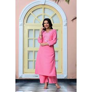 Kurta en rayonne rose Taffy avec pantalon palazzo taille haute brodé de miroirs, coupe large, en tissu crêpe respirant - Product Image 2