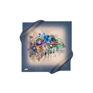 ผ้าพันคอไหมเครปพิมพ์ลายดอกไม้สีน้ำเงินวินเทจสำหรับผู้หญิง - Product Image 1
