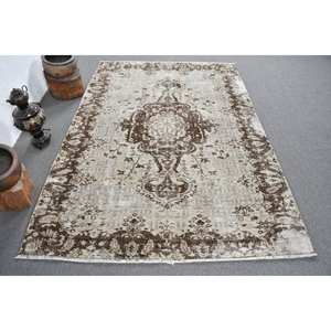 Alfombra turca Vintage, área grande, 5,3x7,6 pies, rectángulo, patrón de retazos abstracto, látex de lana marrón y Beige para decoración de habitación de pasillo - Product Image 1