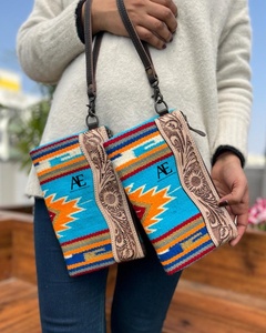 กระเป๋าคลัทช์หนังสไตล์ตะวันตก aztec สีน้ำตาลวินเทจกระเป๋าเครื่องมือหนังแท้ที่ไม่ซ้ำกัน aztec - Product Image 1