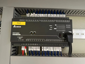 Presse à châssis en C haute vitesse |   Presse à estamper mécanique de 45 tonnes avec <span class=keywords><strong>embrayage</strong></span> humide et PLC pour le formage de métaux de précision - Product Image 4