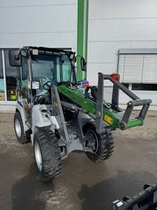 Chargeuse sur pneus compacte Kramer KL14.5 |   38,8 CV Diesel |   Charge utile de 1 420 kg |   Poids opérationnel de 2,07 tonnes |   Chargeur à direction intégrale - Product Image 2