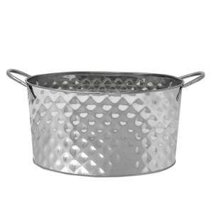 Enfriador de vino moderno y de lujo es de plata con una textura martillada y dos asas laterales Cubos de hielo de metal forma rectangular 2025 - Product Image 3