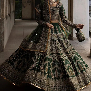 Lo último en bordado en blusa de novia verde botella y vestido lehenga con cuentas de cristal adornadas, trabajo dabka para boda @ 2024 - Product Image 1