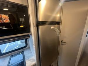 Nouvelles caravanes de voyage T-h-o-r C-o-l-e-m-a-n 22E-Z-F 2026 pour des voyages en camping-car confortables - Product Image 3