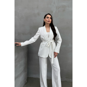 Completo da donna in due pezzi giacca e pantaloni con cintura a righe - Product Image 4