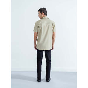 Chemise décontractée à manches courtes DELARA pour homme, logo personnalisé, coupe ample, tissu popeline tissé 100% coton, anti-plis, mode automne - Product Image 4