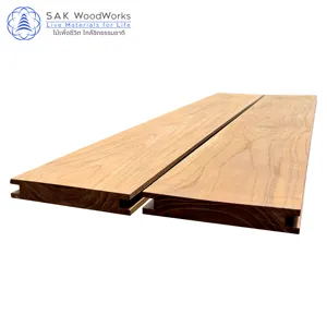 Planches de terrasse en teck thaïlandais par SAK WoodWorks Élégantes planches en teck massif brun doré pour solution extérieure 22x140mm. x 1-2 m.