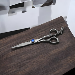 Ciseaux à cheveux élégants avec manche en forme de dragon et lames de coupe ultra-tranchantes pour des coupes de cheveux de précision - Product Image 1