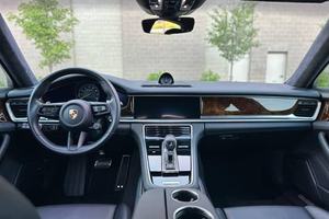 Panamera Turbo S E-Hybrid 2023 d'occasion, boîte manuelle, intérieur gauche, berline - Product Image 4