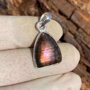 Pendentif en labradorite violette, fait main, collier en argent sterling 925, bijoux pour femme, cadeau - Product Image 5