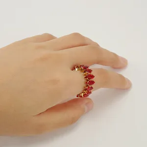 แหวนทรงเปิดทำจากสเตนเลสสตีลพร้อมเพทายฝังพลอยแฟชั่นอินเทรนด์ - Product Image 1