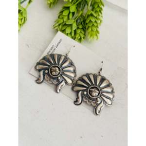 Pendentif Concho Vintage Navajo Fait Main en Argent Sterling, Motif Fleur Goutte d'Eau, pour Fêtes, Tendance, avec Topaze, Rubis, Diamant, Perle - Product Image 3