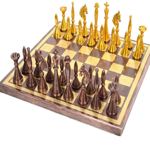 Ensemble de pièces d'échecs royales en laiton noir et doré Jeu d'échecs et affichage de table directement de l'usine au prix de gros - Product Image 3