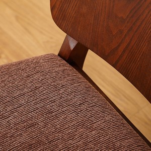 Juego de muebles de comedor inspirados en mediados de siglo con acabado de madera de nogal, artesanía duradera y asientos de silla acolchados suaves - Product Image 4