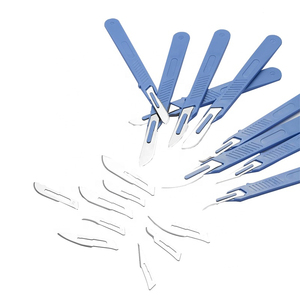 Juego de Instrumentos de Cuchillo Quirúrgico Manual de Acero al Carbono DAUD MED INTERNATIONAL, Modelo 10r, para Cirugía Laparoscópica, Hoja de Bisturí Número 3 y Número 4 - Product Image 3