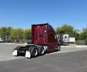 Camion d'occasion fiable Volvo VNL860 - 6x4 avec toit surélevé et couchettes doubles, modèle 2022, à vendre - Product Image 2