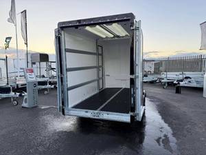รถพ่วงบรรทุกแบบมีหลังคา รุ่น New Box Van 600 ขนาด 3.0 ม. x 1.6 ม. น้ำหนักบรรทุกรวม 2700 กก. แบบสองเพลา สำหรับงานหนัก - Product Image 4