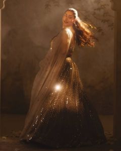 Vente en gros de couleur Goldan brillante Latkan & Lace Border Work Butterfly Net Lehenga Choli orné de paillettes brodées - Product Image 4