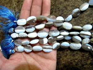 Forma ovalada facetada de ópalo más audaz natural Briolette Tamaño 10x14mm Strand 8 pulgadas de largo - Product Image 3