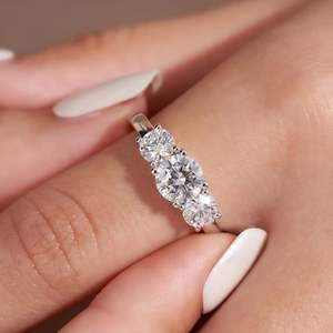 Anillo de boda de moissanita para mujer, bandas de eternidad, anillos de boda de moissanita para mujer, anillo de plata esterlina, banda de aniversario blanca - Product Image 5